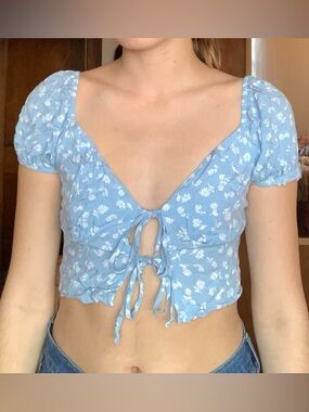 PacSun Tie Front Floral Crop Top